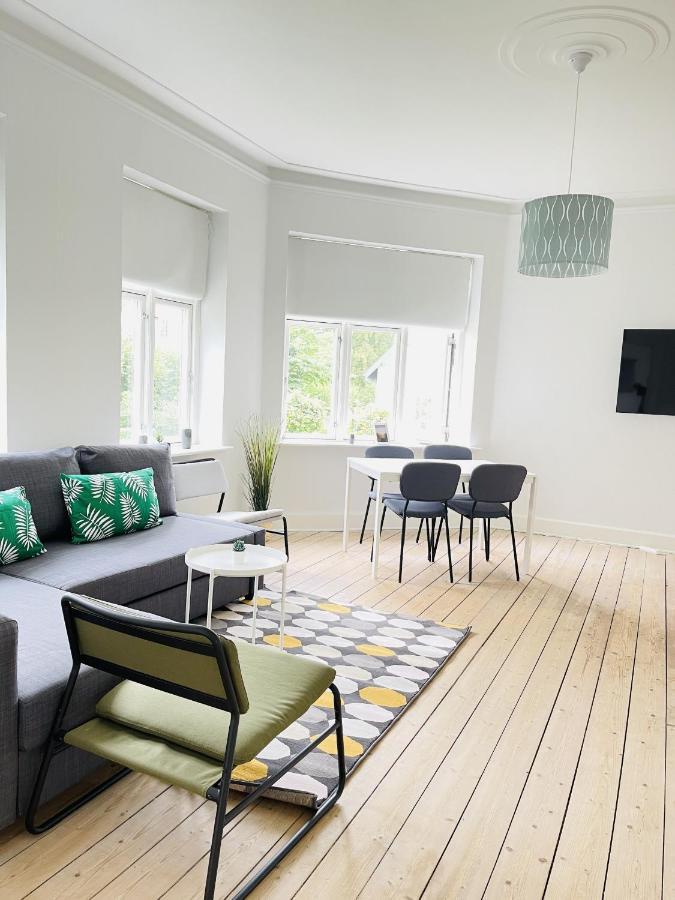 Aday - City Central Mansion - 1 Bedroom Apartment With Garden 奥尔堡 外观 照片