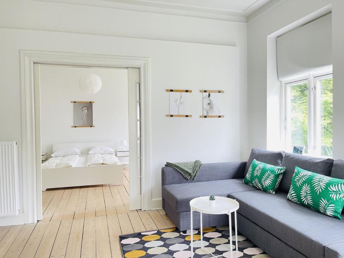 Aday - City Central Mansion - 1 Bedroom Apartment With Garden 奥尔堡 外观 照片